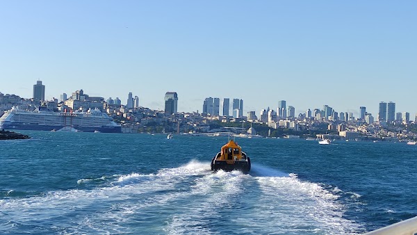 Şehir Hatları Bosphorus Cruises-Eminonu