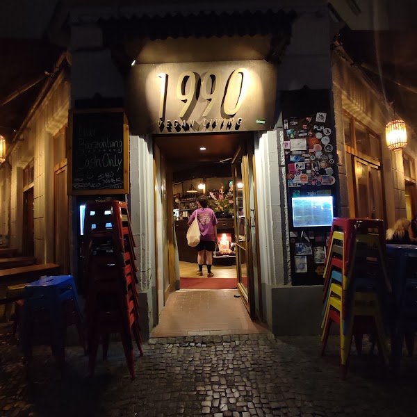 1990 Vegan Living