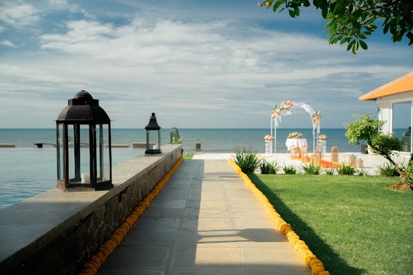 Seaside Oceana Suites by Mahaprana