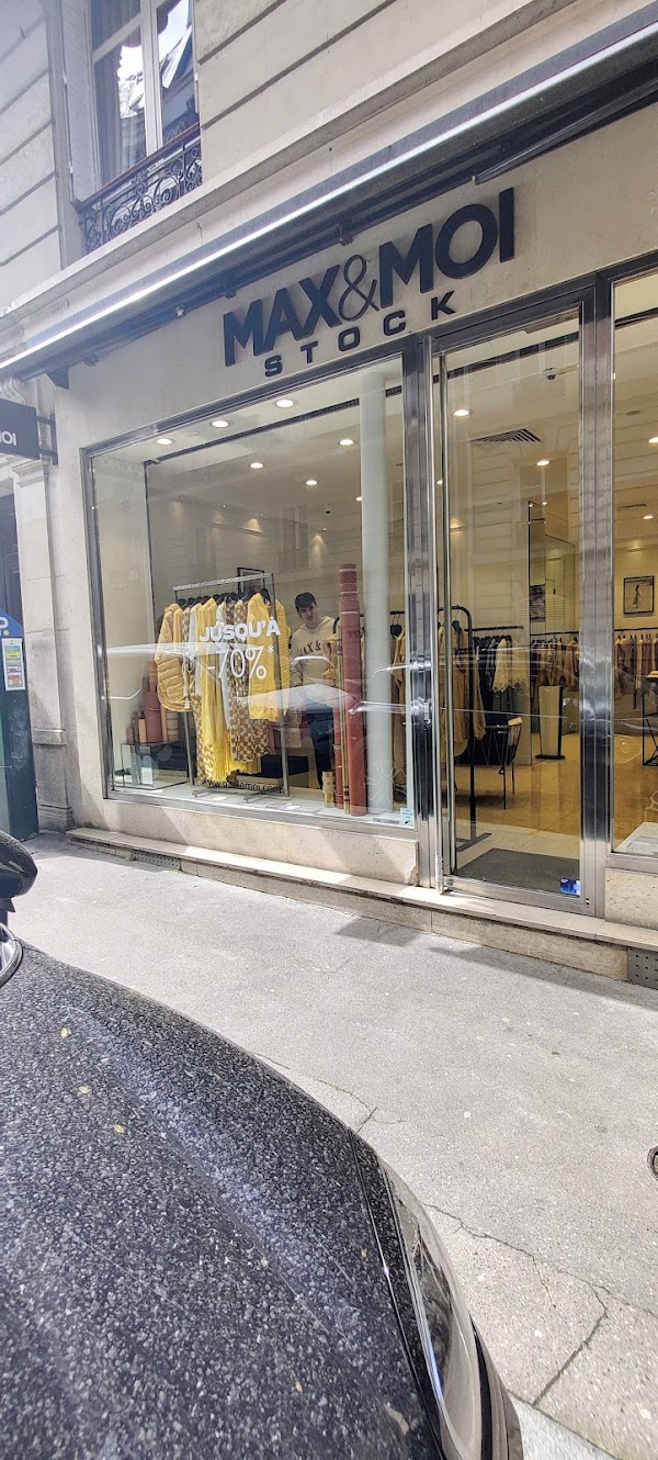 MAX&MOI Stock Paris Courbet