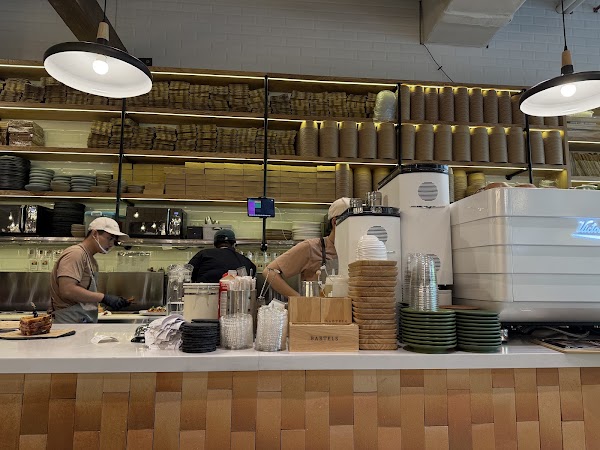 BARTELS Sonatus - Sourdough Sandwiches, Coffee & Juicery 5