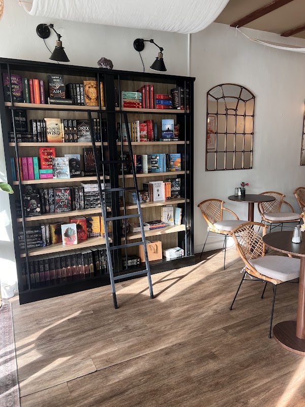 Pulp & Press - Cafe, Restaurant, Bookstore 2