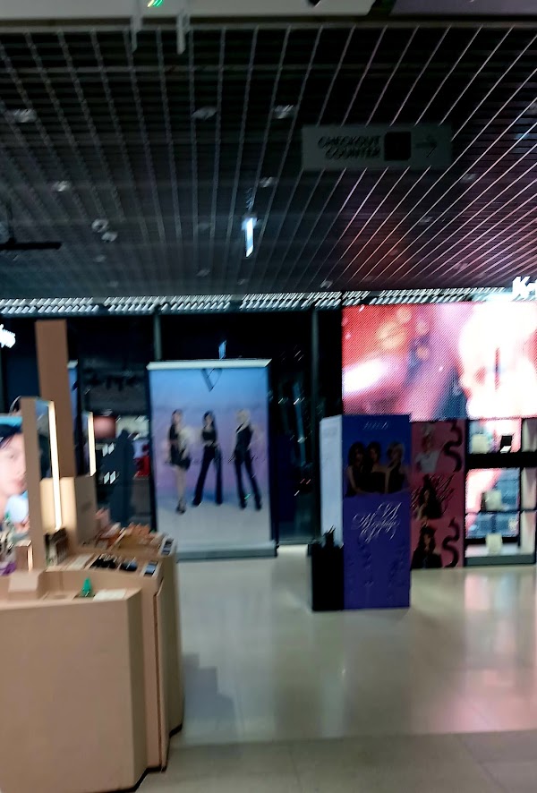 POP UP STORE 3