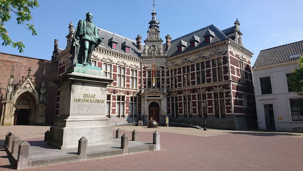 Pandhof van de Dom 2
