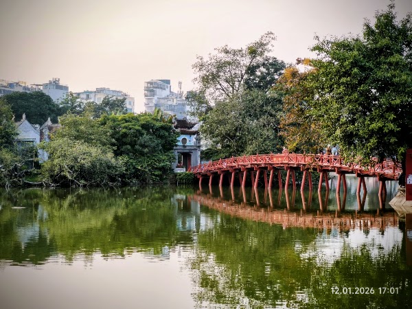 Cầu Thê Húc