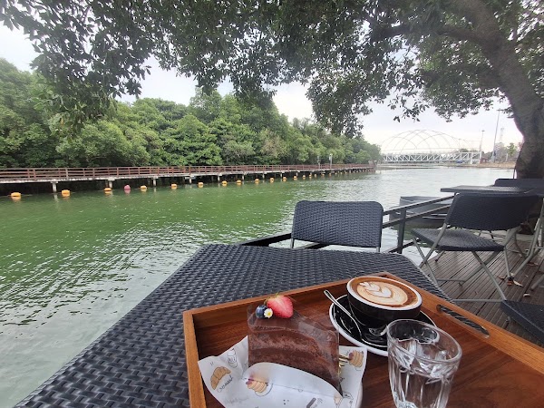 Bellinee's Rayong-Riverside
