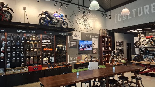 Bellinee's Rayong-Riverside 3