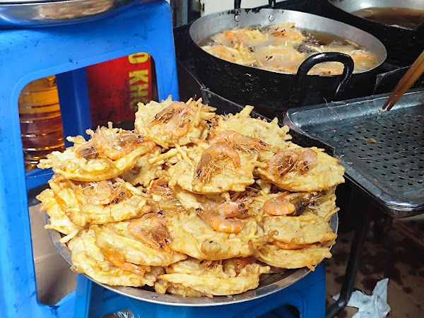 Hanoi Specialty Shrimp Cake 3