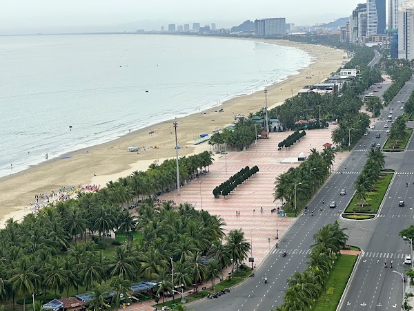 Bãi tắm Phạm Văn Đồng 5