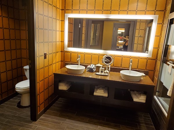 Golden Nugget Las Vegas Hotel & Casino 3