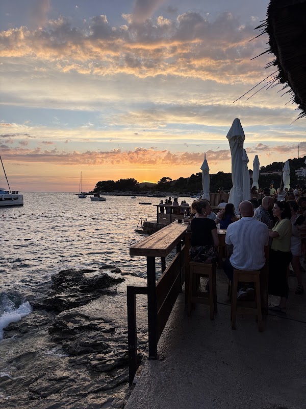 Hula Hula Hvar - Beach Bar & Restaurant 2