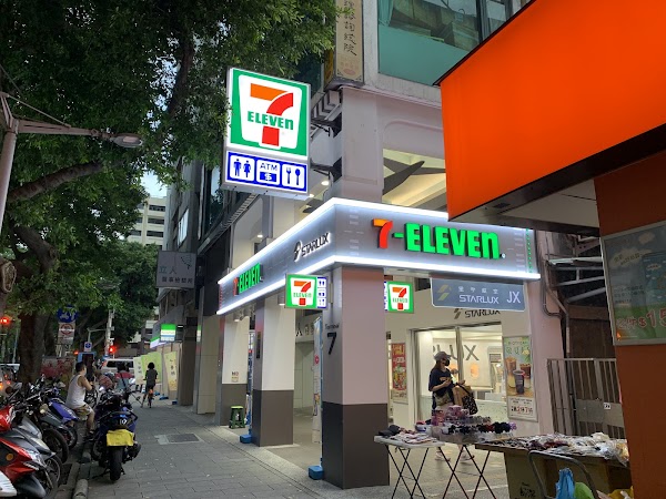 7-Eleven Dunhua North Road