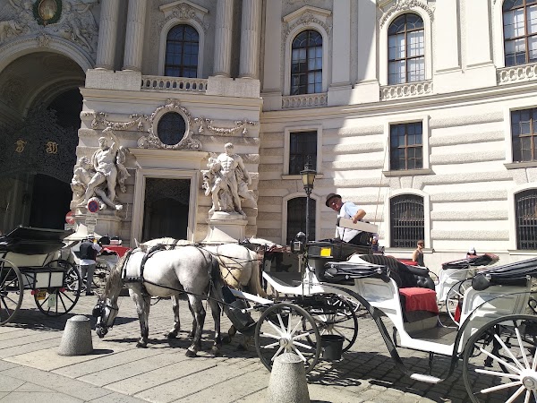 Michaelerplatz 3