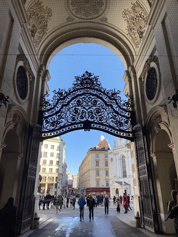 Michaelerplatz 2