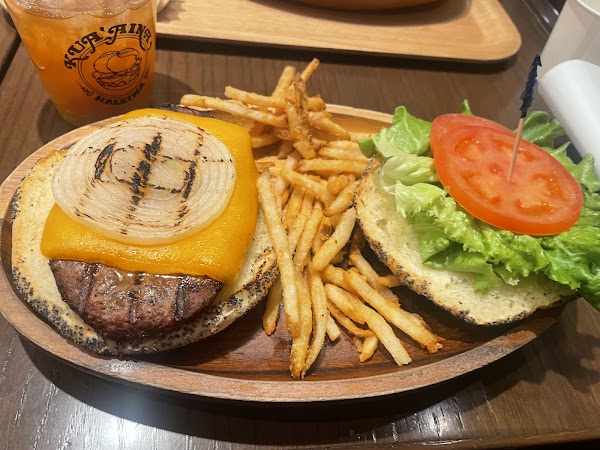 Kua Aina Sandwich Shop 3