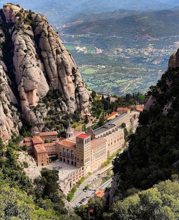 Santa Maria de Montserrat Abbey 5