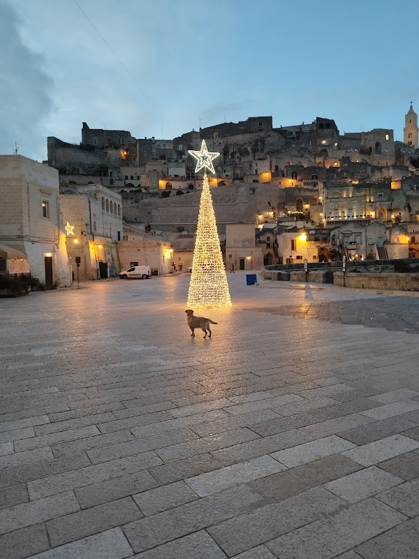 Piazza San Pietro Caveoso 5