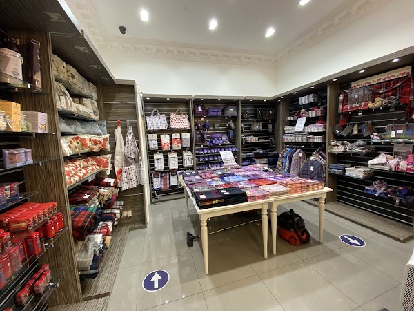 Cashmere & Lambswool Clearance Store 3