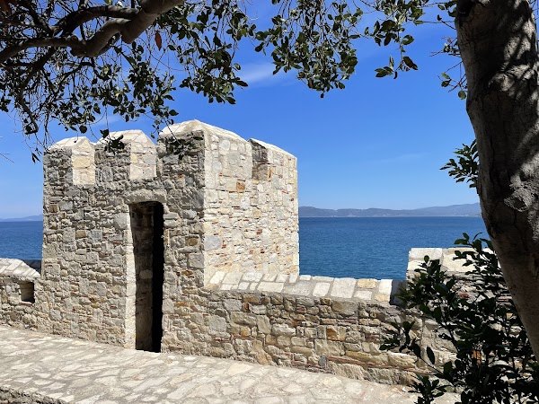 Güvercinada Kalesi (Küçükada)