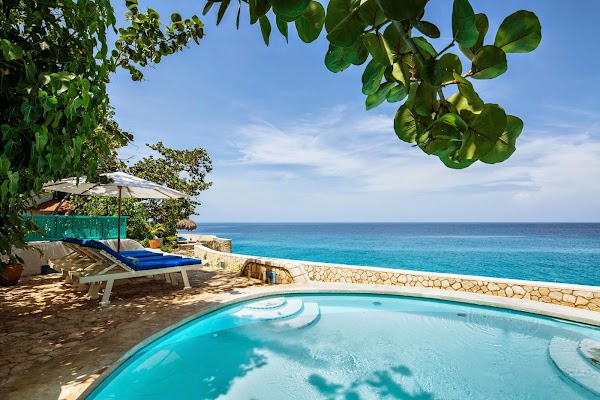The Caves Hotel 4