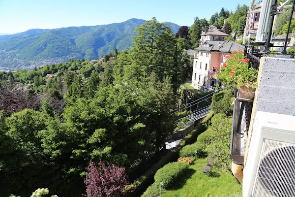 Brunate 4