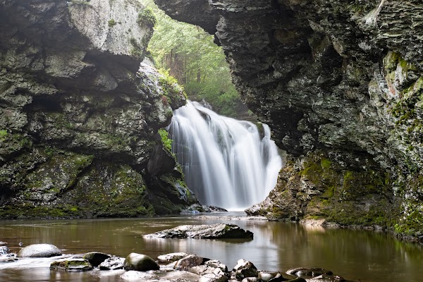 Marshall Falls