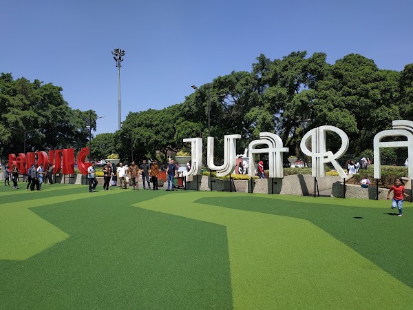 Alun-Alun Bandung 5