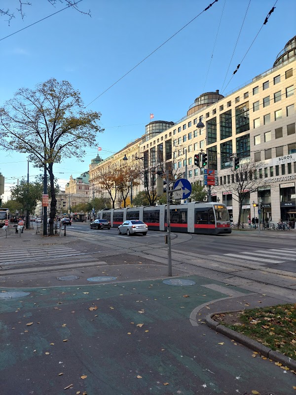 Karlsplatz 3