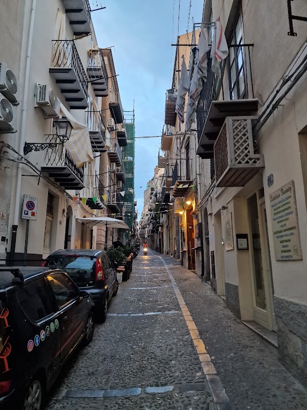 Cefalù Old Town Apartments 5