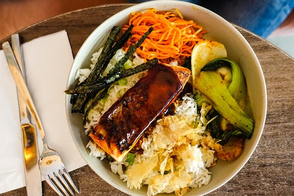 BLOOM - Bistro & Burgers 4