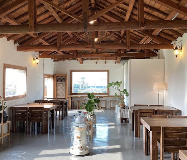 Maruna Kitchen 1