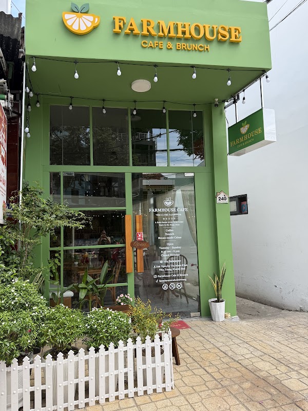 Farmhouse Cafe & Brunch 1