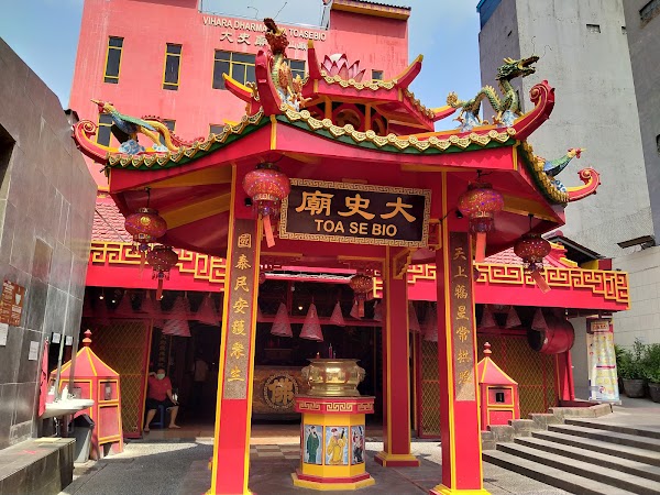 Yayasan Wihara Dharma Jaya TOASEBIO