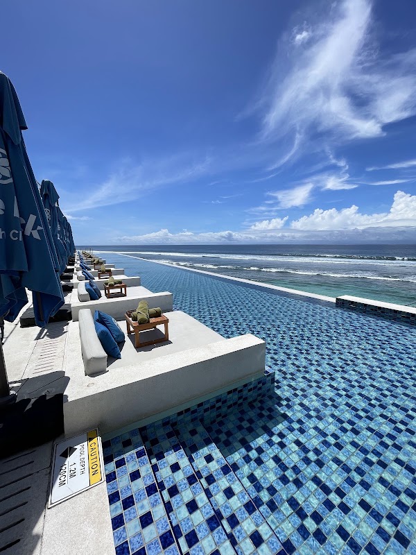 White Rock Beach Club 3