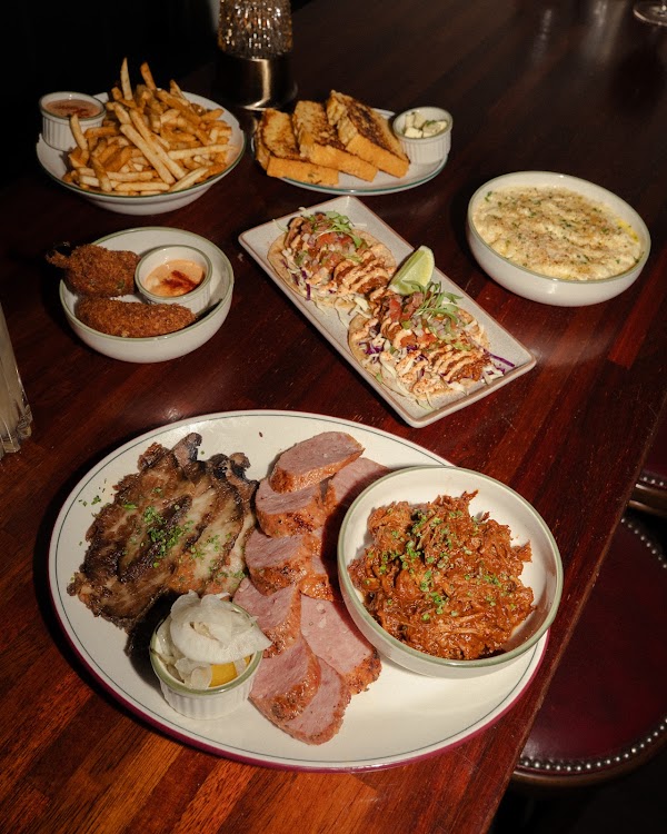 White Oaks Saloon Bar & Dining - Prahran 4