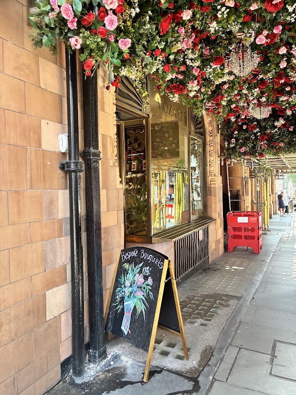 Mozart Concierge Coffee & Flowers