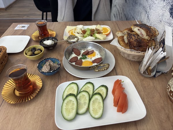 Çay la Simit Turkish Cafe & Restaurant 3