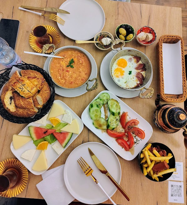 Çay la Simit Turkish Cafe & Restaurant 2