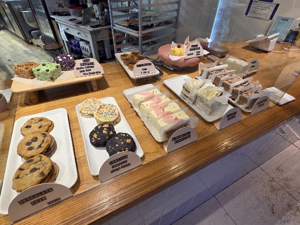 Moonmilk Ice Cream and Cake Club 3