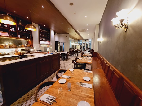 Saveur | French Casual Dining