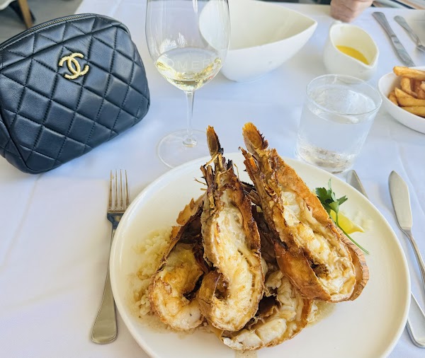 Omeros Brothers Seafood Restaurant 4