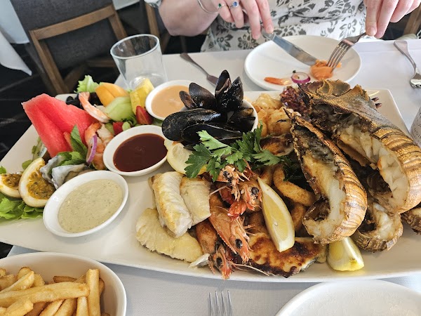 Omeros Brothers Seafood Restaurant 3