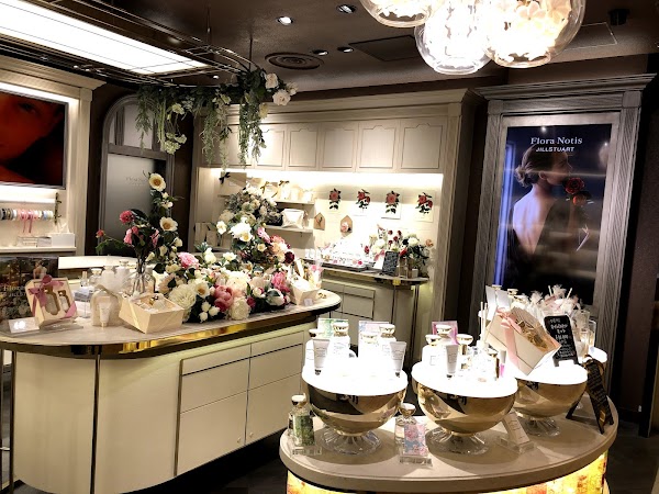 Flora Notis JILL STUART ルミネエスト店