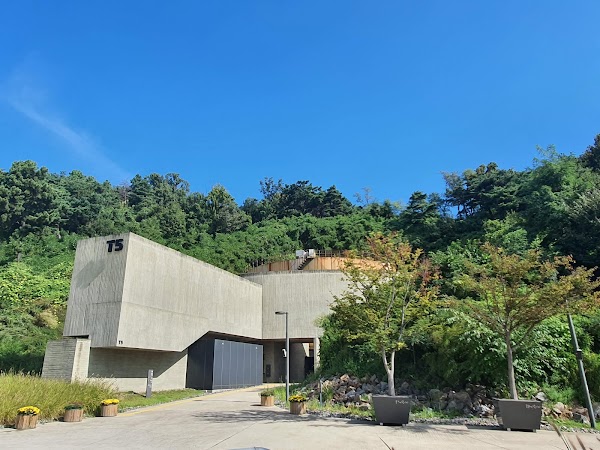 Oil Tank Culture Park 3