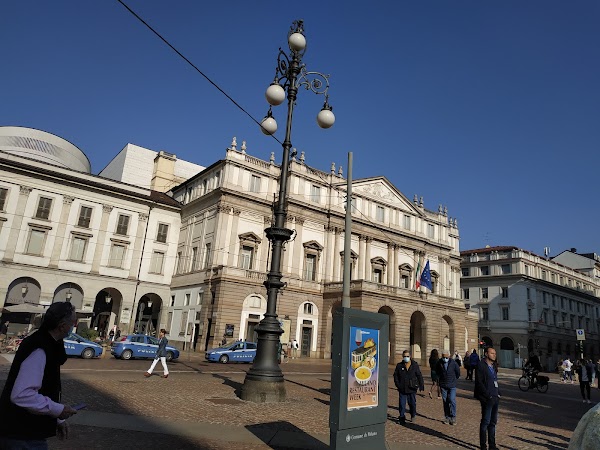 Statua di Leonardo da Vinci 6