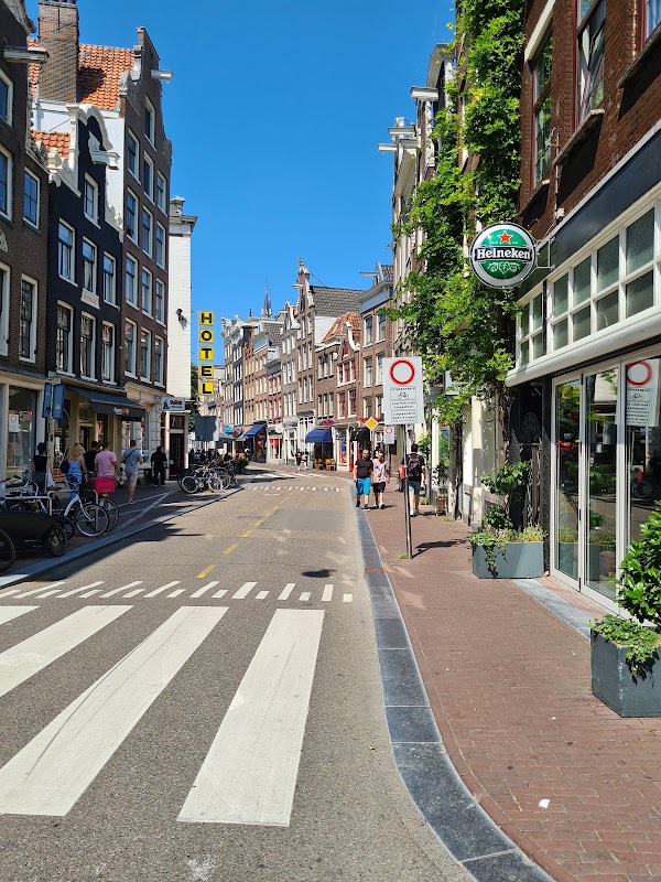 Haarlemmerstraat 1