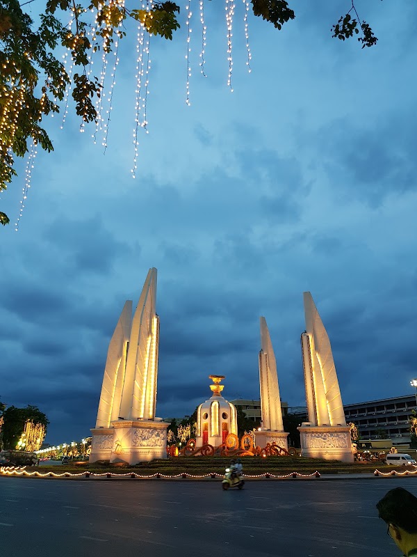 Ratchadamnoen Contemporary Art Center 2