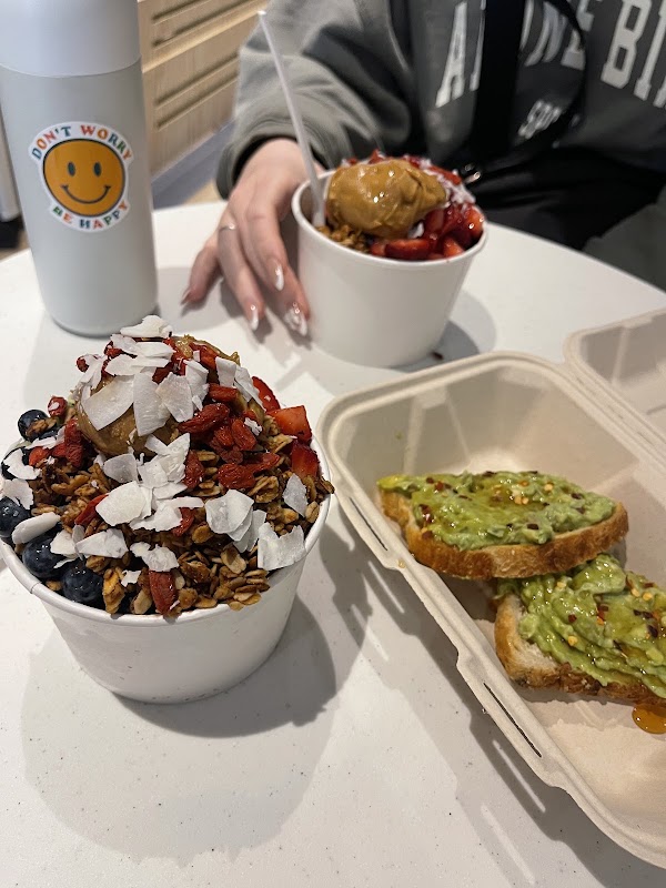 The Hut Smoothie and Juice Bar 3
