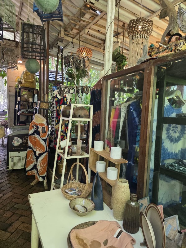 The tree house cafe 2