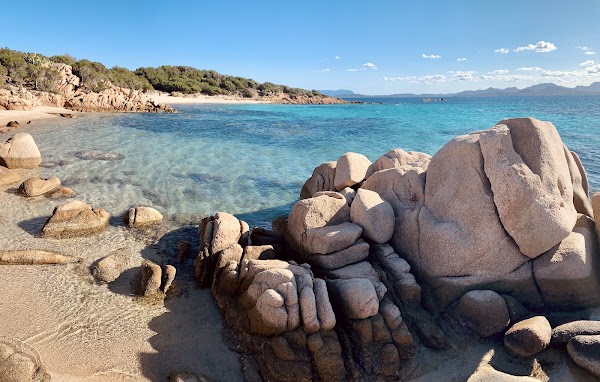 Capriccioli beach (West)